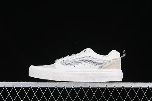 All categories Vans Vans series Vans Low Vans low-top Vans Classics Knu Skool Vr3 Vans official Year of the Snake limited bread shoes VN0009QCSNK